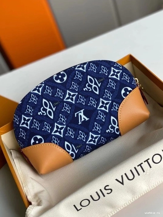 WIS PM COSMETIC VUITTON POUCH LOUIS SINCE 1854 0905